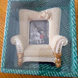New in box vintage style picture frame